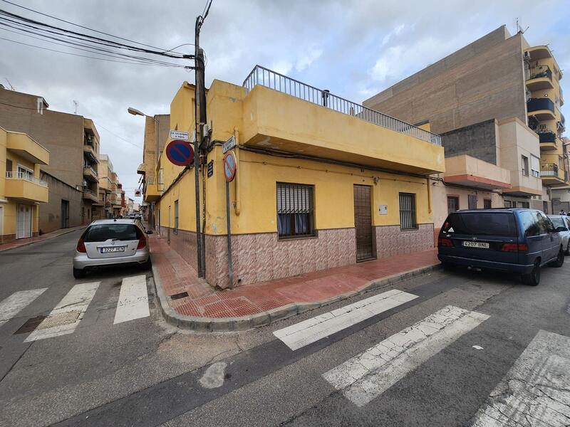 3 bedroom Townhouse for sale