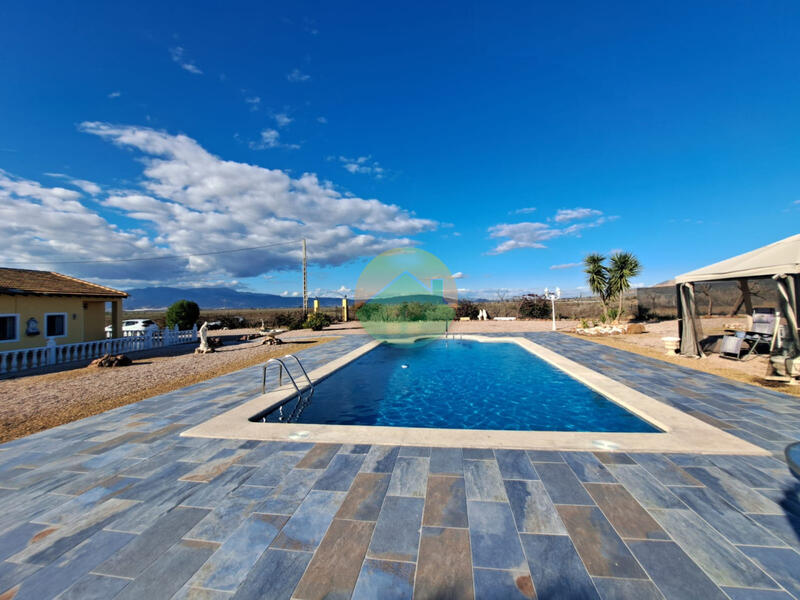 5 soverom Herregård til salgs