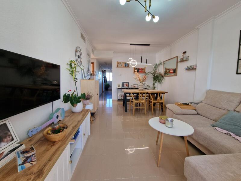 3 bedroom Apartment for sale