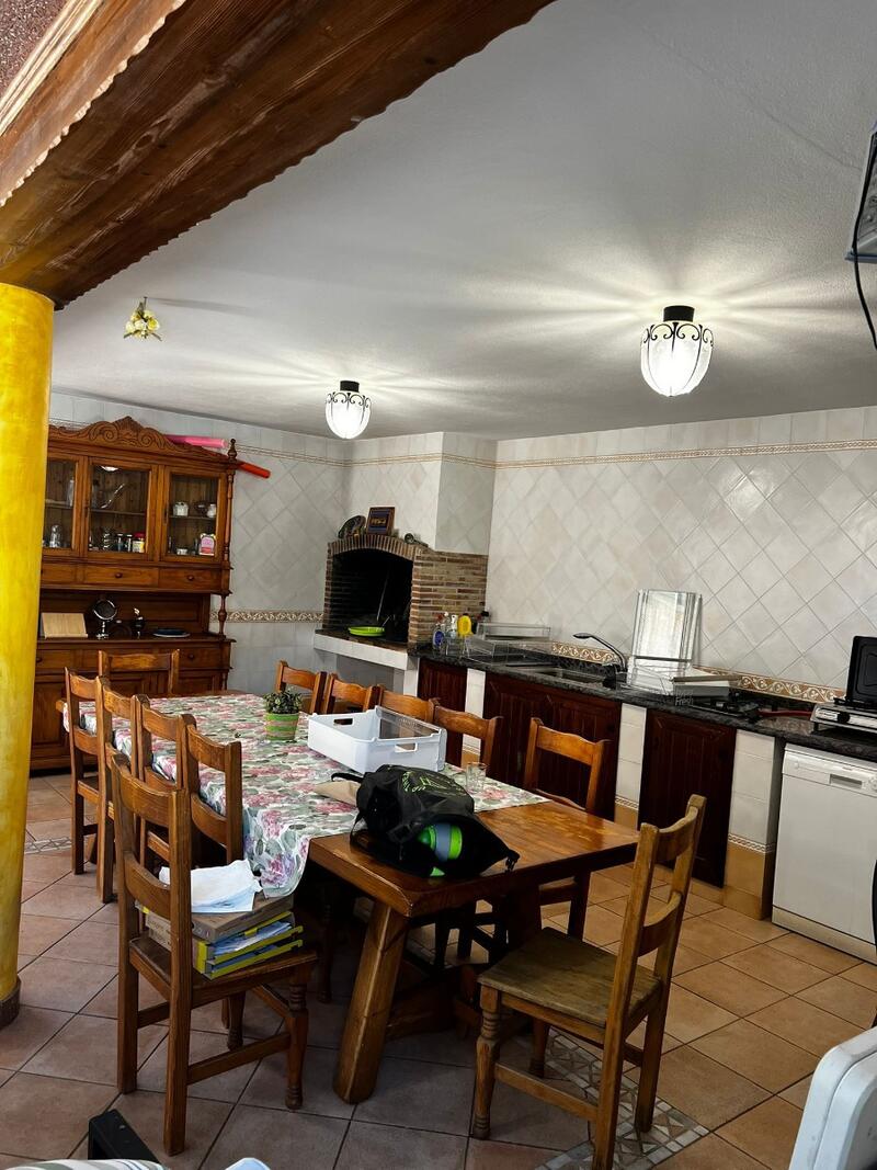 5 Schlafzimmer Landhaus zu verkaufen