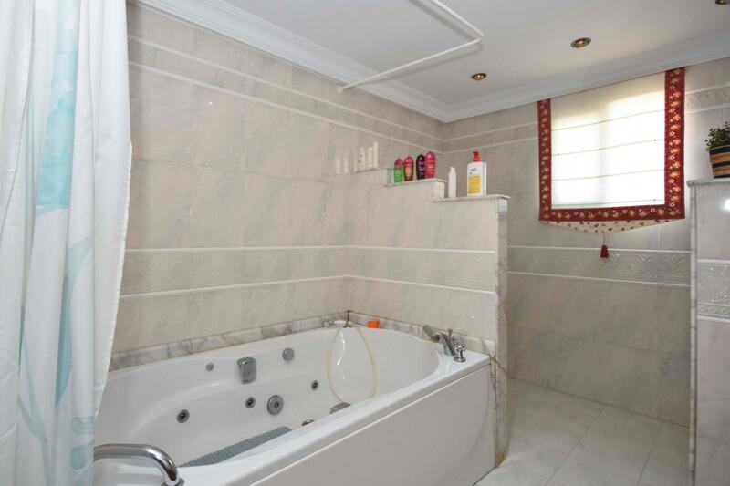 5 Schlafzimmer Landhaus zu verkaufen