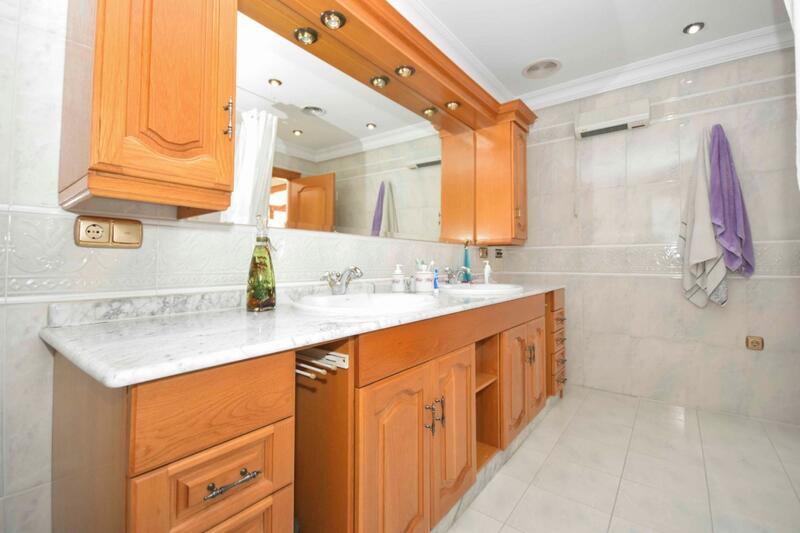 5 Schlafzimmer Landhaus zu verkaufen