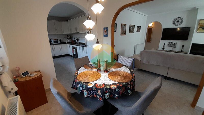 3 спальная комната вилла продается