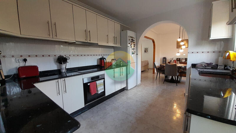 3 спальная комната вилла продается