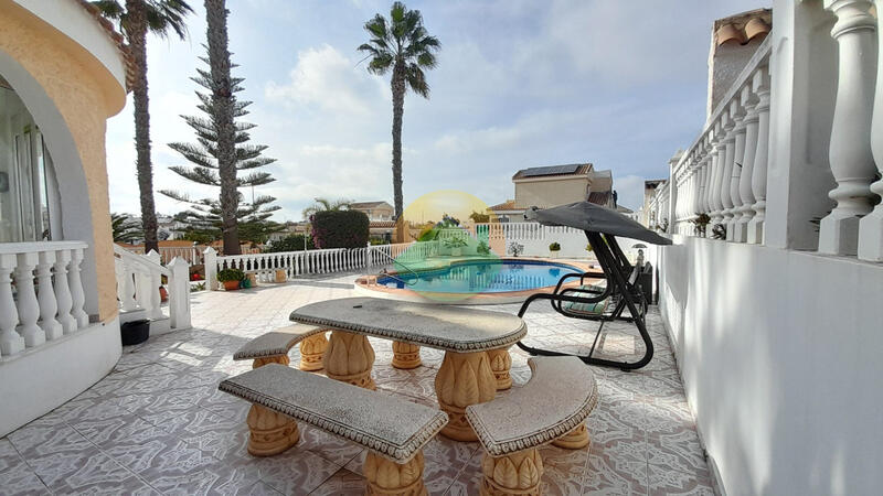 3 спальная комната вилла продается