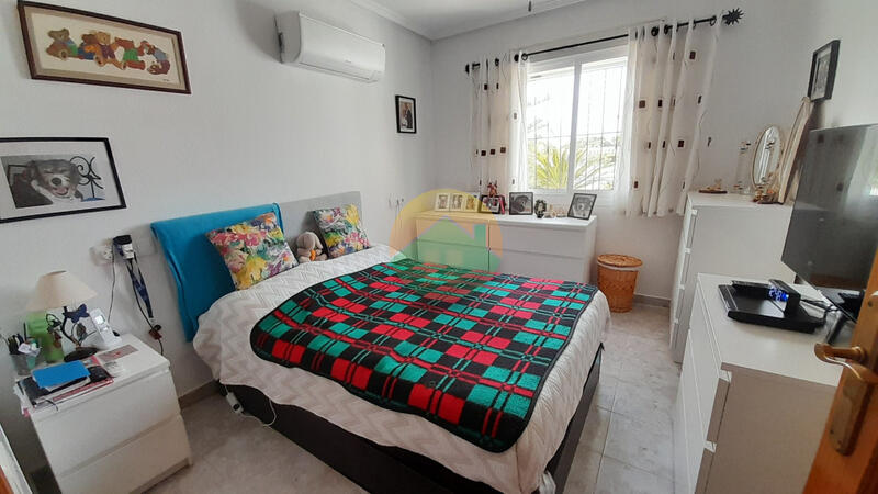 3 спальная комната вилла продается