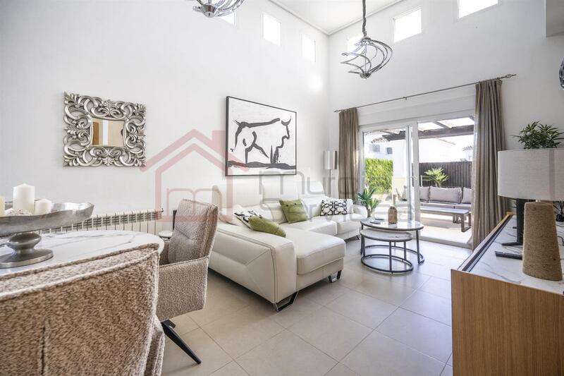 Villa en venta en La Torre Golf Resort, Murcia