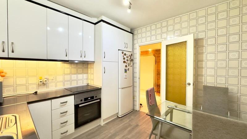 4 bedroom Apartment for sale