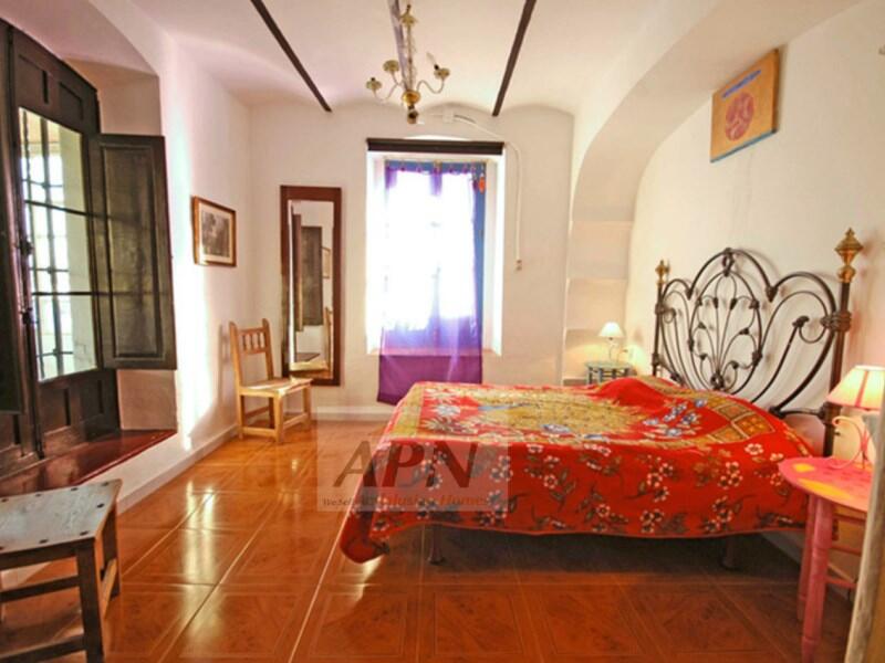 11 soverom Rekkehus til salgs