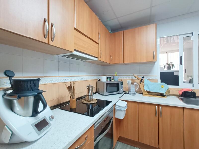 5 bedroom Townhouse for sale