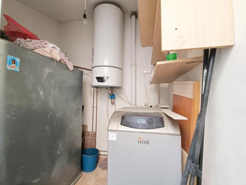 5 bedroom Townhouse for sale