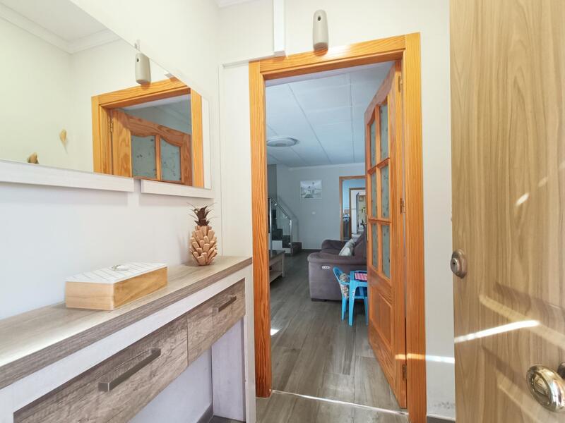 5 bedroom Townhouse for sale