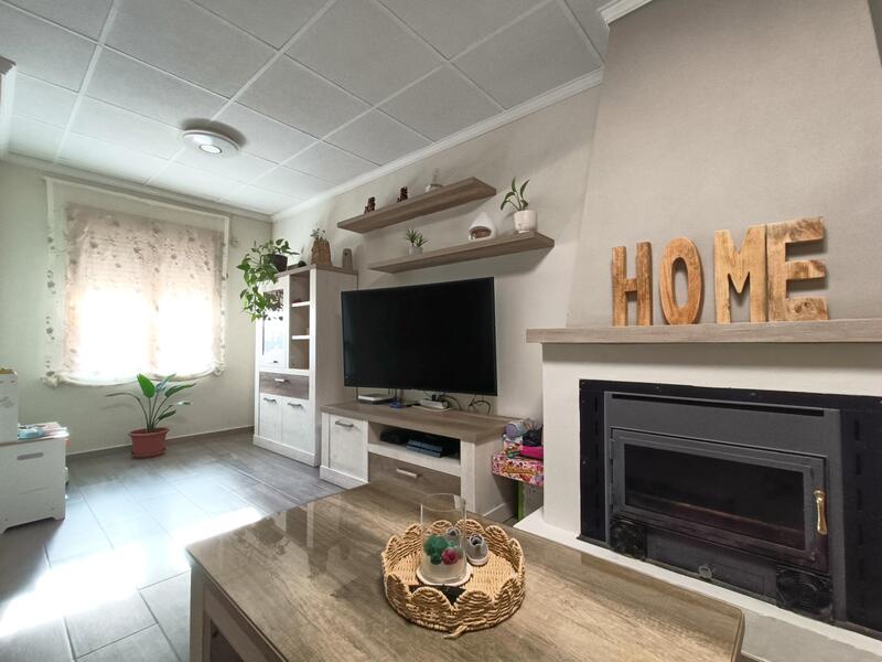 5 bedroom Townhouse for sale