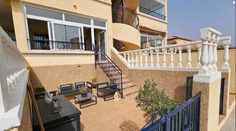 Apartamento en venta en Punta Prima, Alicante