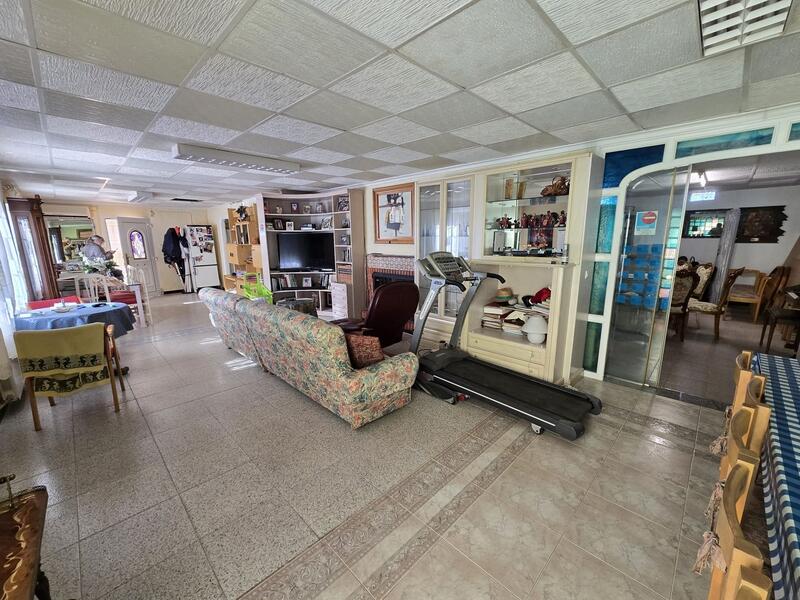 7 bedroom Villa for sale