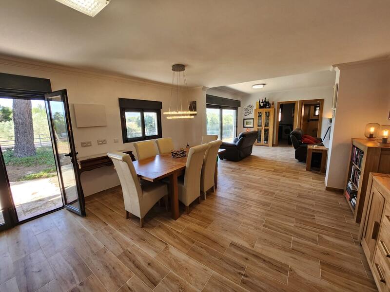 4 bedroom Villa for sale