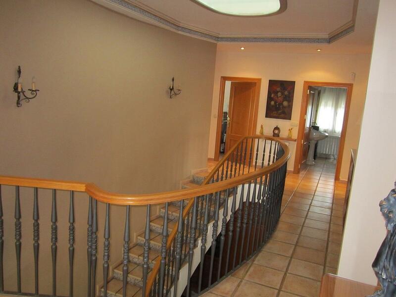 6 sovrum Villa till salu