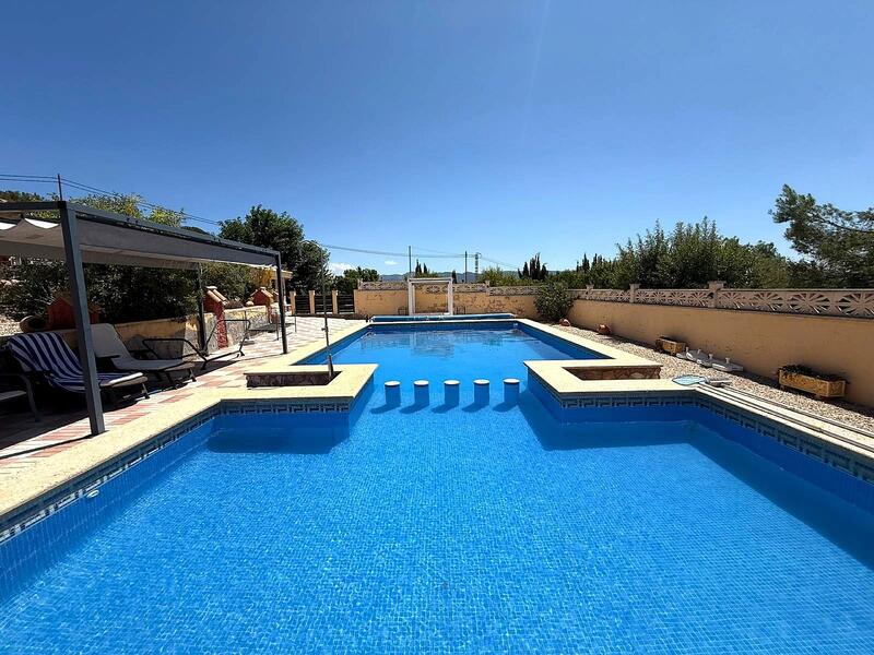 5 bedroom Country House for sale