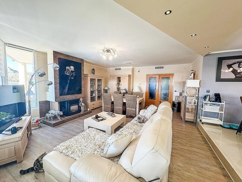 5 bedroom Villa for sale