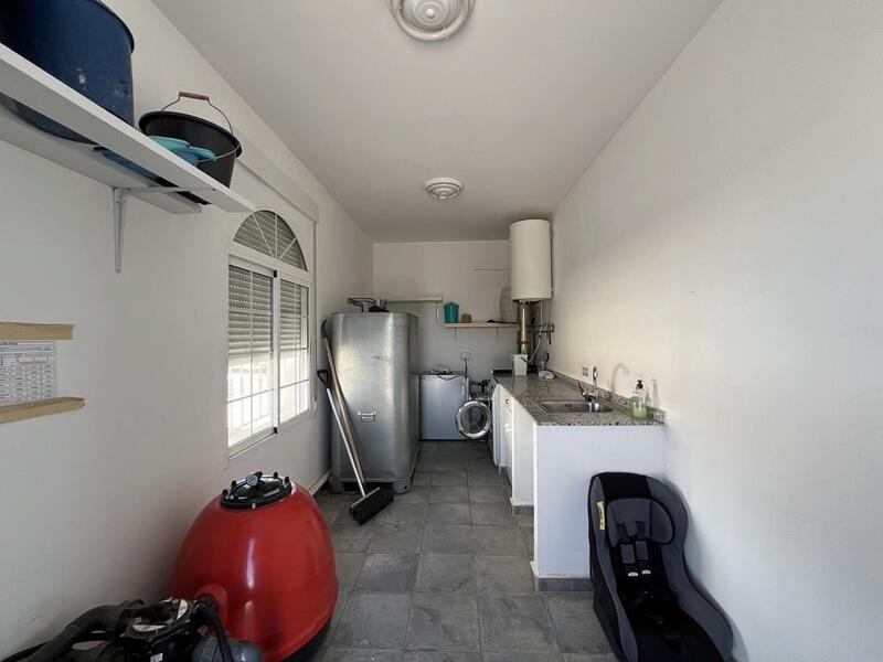 4 спальная комната вилла продается