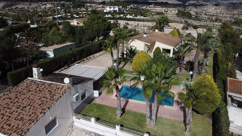 Villa for sale in Monóvar, Alicante