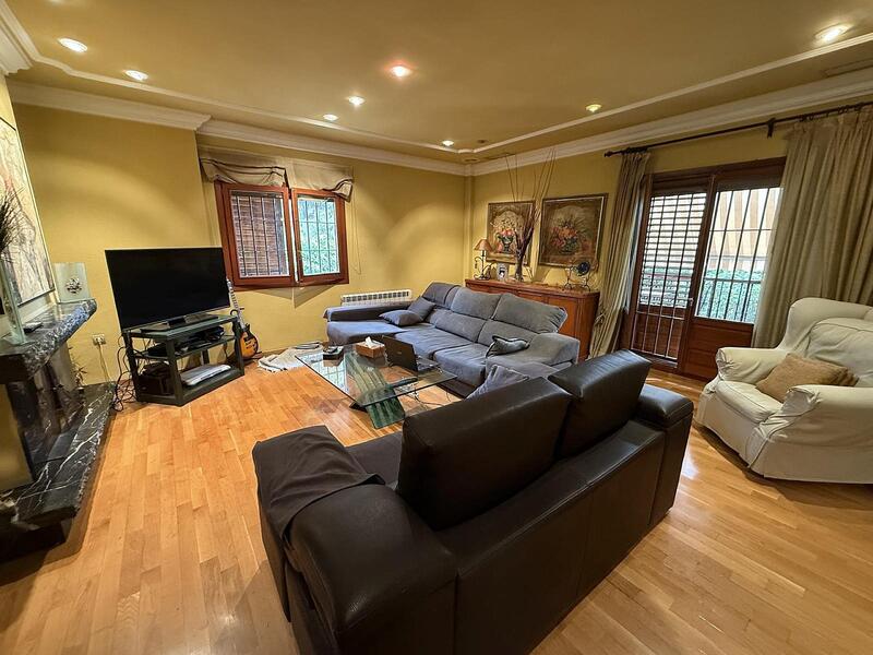 4 Cuarto Villa en venta