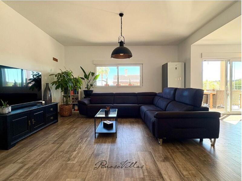 4 bedroom Villa for sale