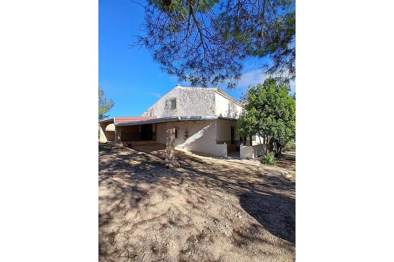 6 bedroom Country House for sale