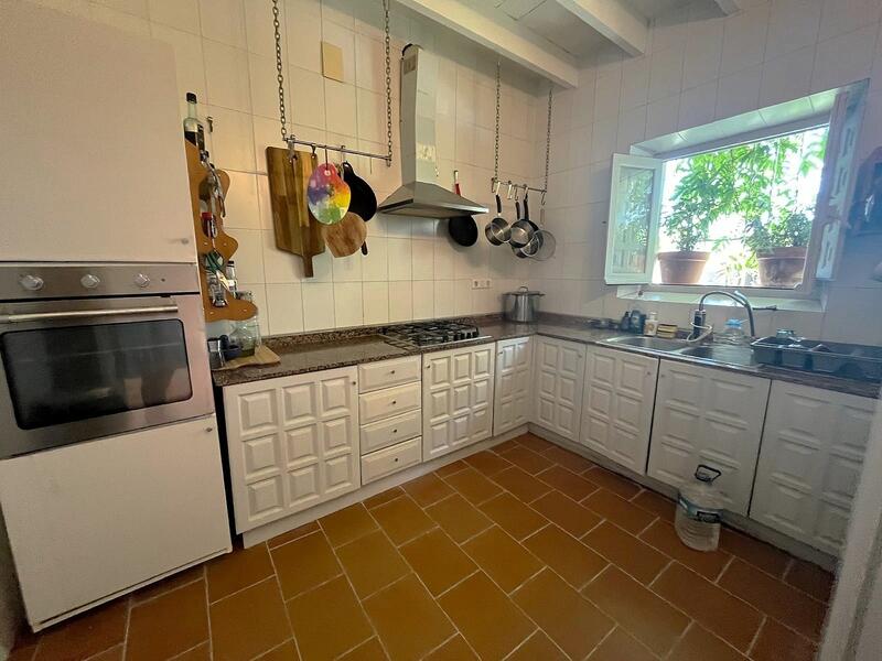 12 bedroom Country House for sale