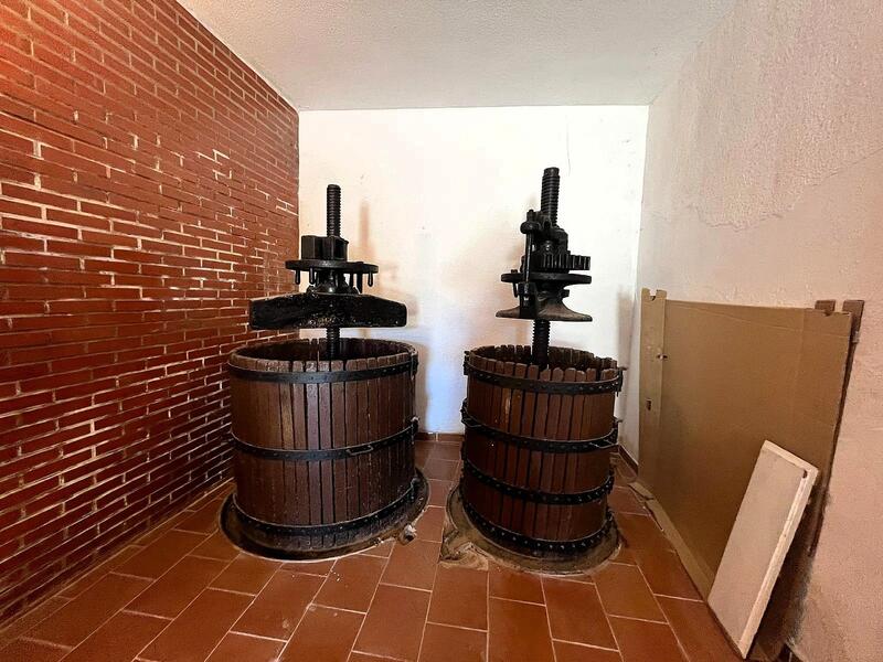 12 bedroom Country House for sale