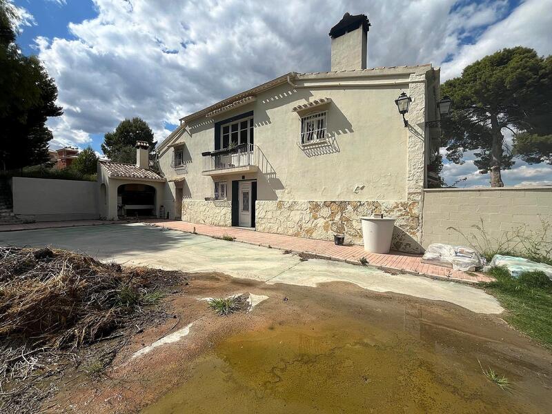 12 bedroom Country House for sale