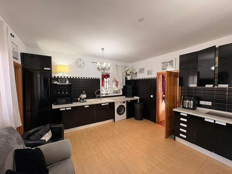 8 bedroom Villa for sale