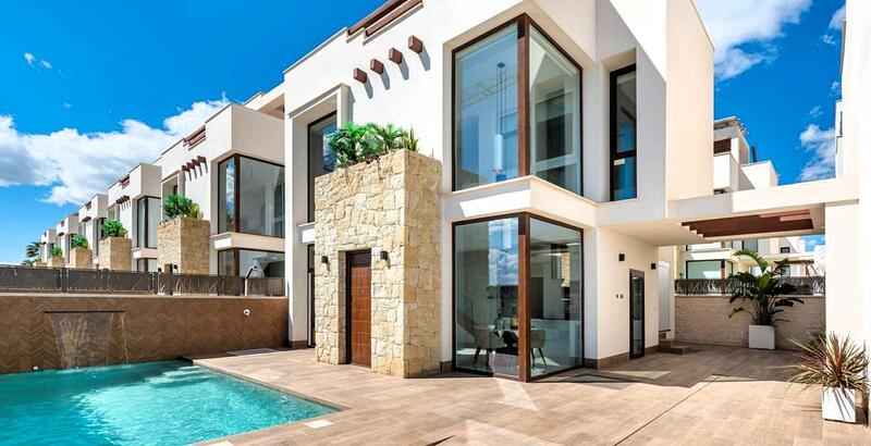 Villa til salgs i Los Montesinos, Alicante