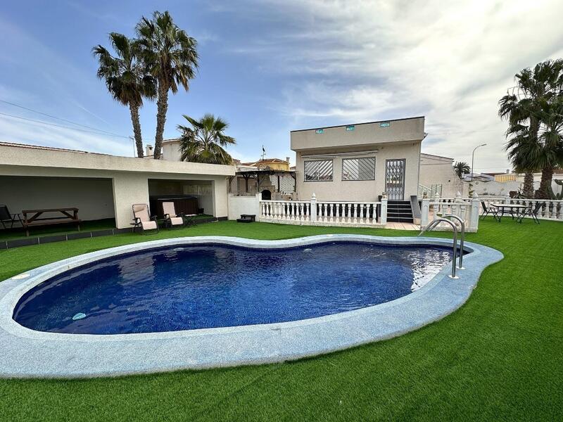 Villa til salgs i Ciudad Quesada, Alicante