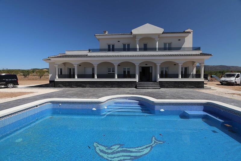 6 bedroom Villa for sale