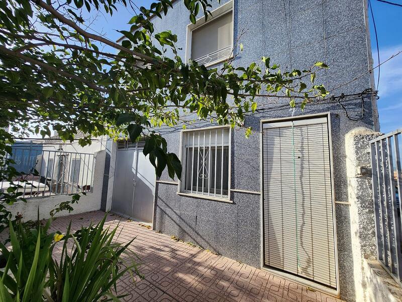 Townhouse for sale in Yecla, Murcia