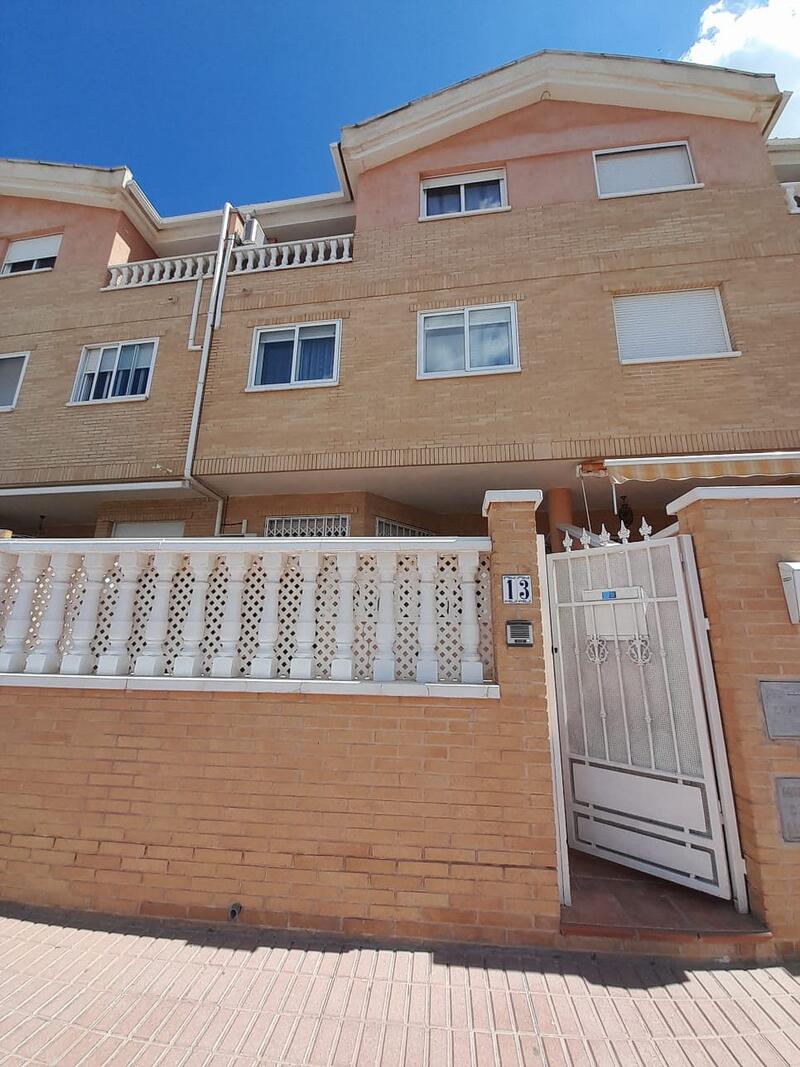 Radhus till salu i Monóvar, Alicante