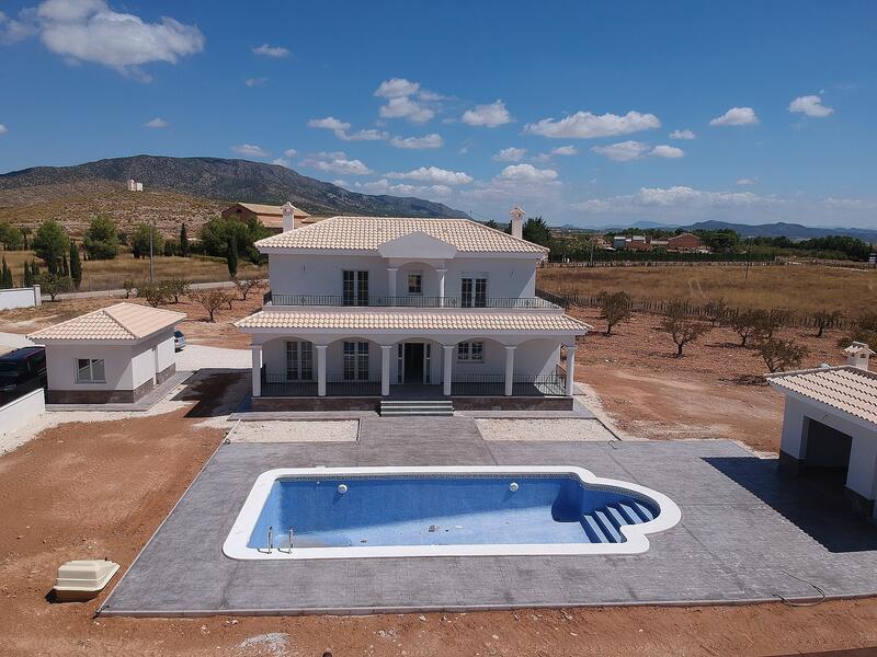 Villa til salgs i Pinoso, Alicante