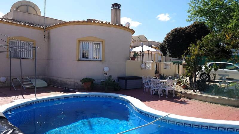 Villa for sale in Castalla, Alicante