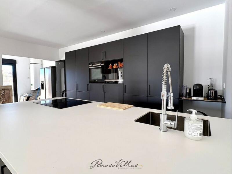 4 Schlafzimmer Villa zu verkaufen 4 Schlafzimmer Villa zu verkaufen