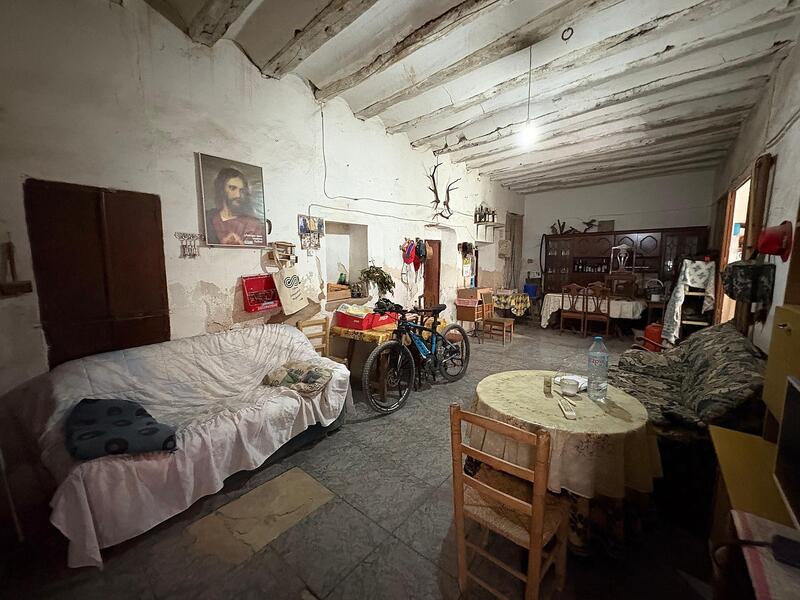 6 bedroom Villa for sale