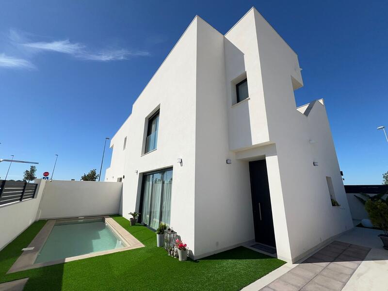 Villa til salg i Alacant/Alicante, Alicante Villa til salg i Alacant/Alicante, Alicante