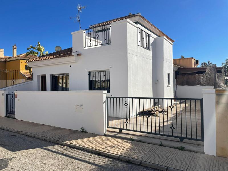 Villa en venta en Almoradí, Alicante