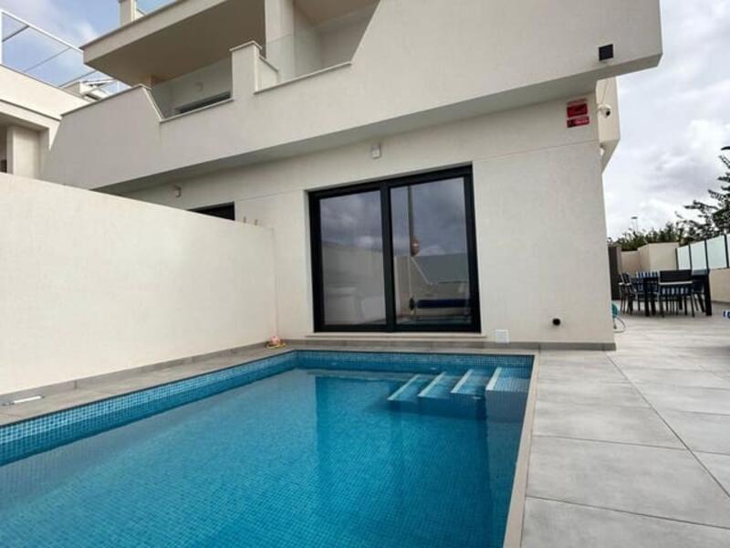 Villa for sale in Santiago de la Ribera, Murcia