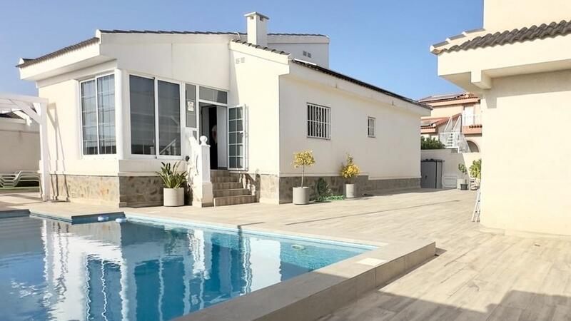 4 slaapkamer Villa Te koop