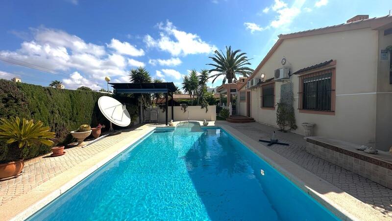 3 bedroom Villa for sale