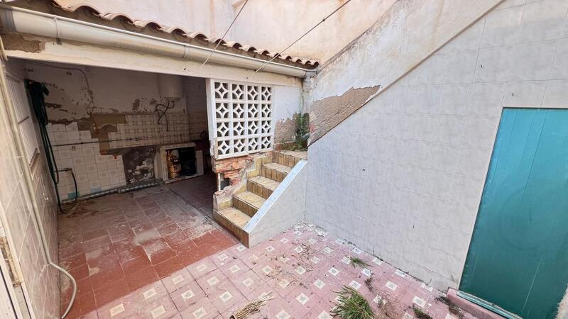 4 bedroom Apartment for sale