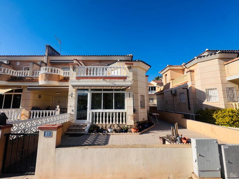 3 soveværelse Byhus til salg