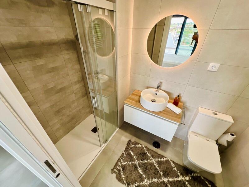 2 slaapkamer Appartement Te koop 2 slaapkamer Appartement Te koop