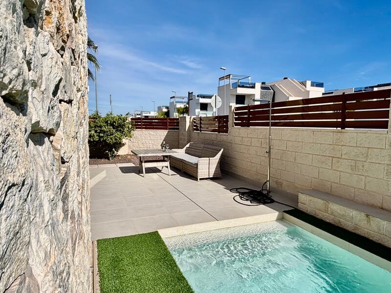 3 спальная комната вилла продается